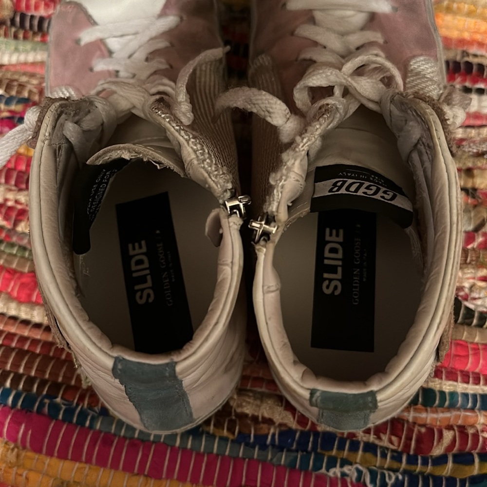 Like new Golden Goose “slide” sneakers. - Picture 5 of 7